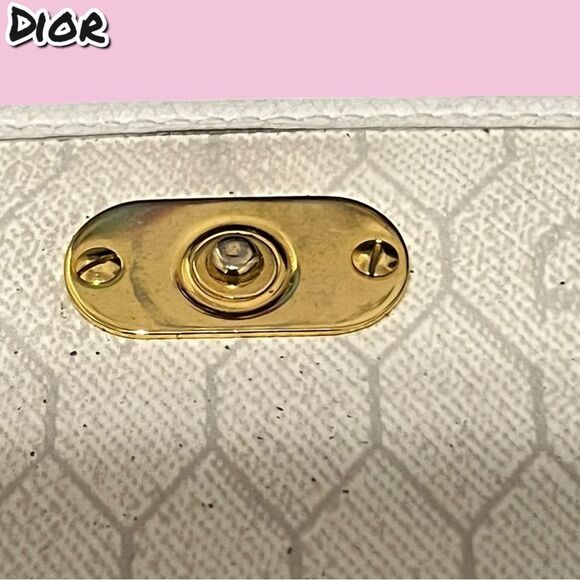 Vintage Christian Dior White Saddle Crossbody Bag with Gold Hardware - Picture 10 of 16